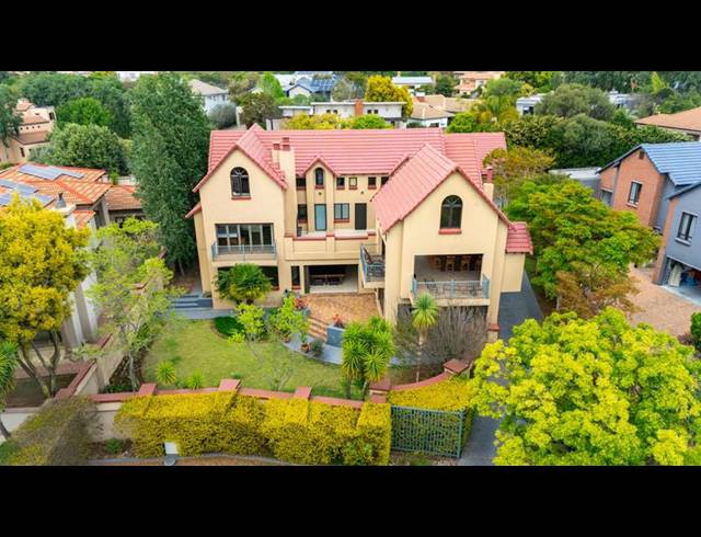 6 BEDROOM HOUSE FOR SALE IN MIDSTREAM ESTATE